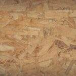 Meble i wykończenie wnętrz z OSB – surowy styl w niskiej cenie